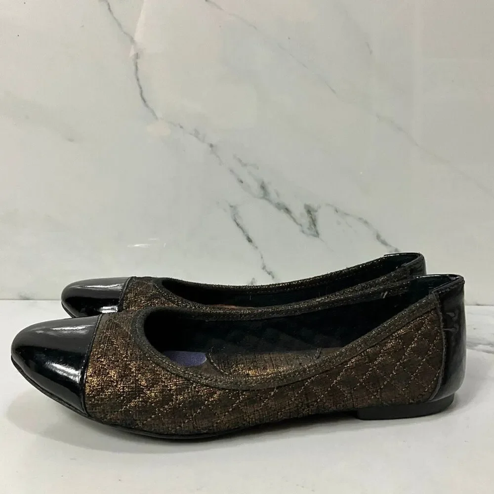 Born women’s metallic